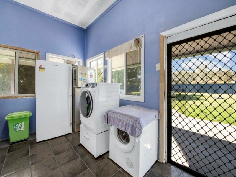 15 Awoonga Dam Road, Benaraby QLD 4680