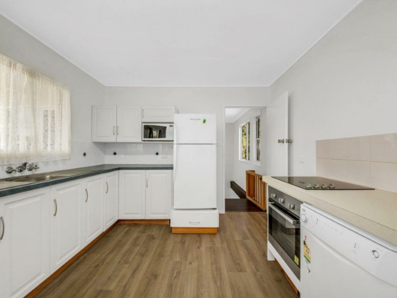 10 School Street, Tannum Sands QLD 4680