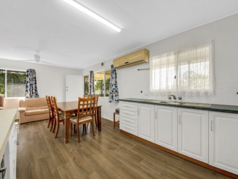 10 School Street, Tannum Sands QLD 4680