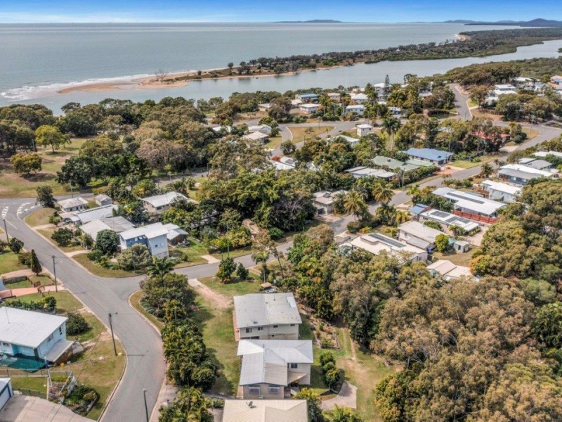 10 School Street, Tannum Sands QLD 4680