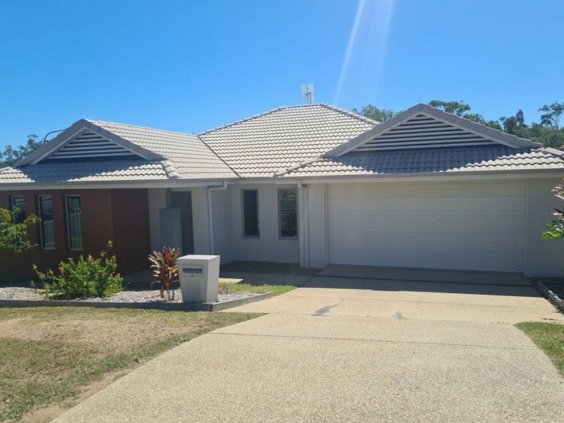 1 Clover Crescent, Boyne Island QLD 4680