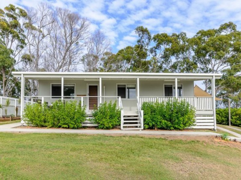 6 Alpine Street, Boyne Island QLD 4680