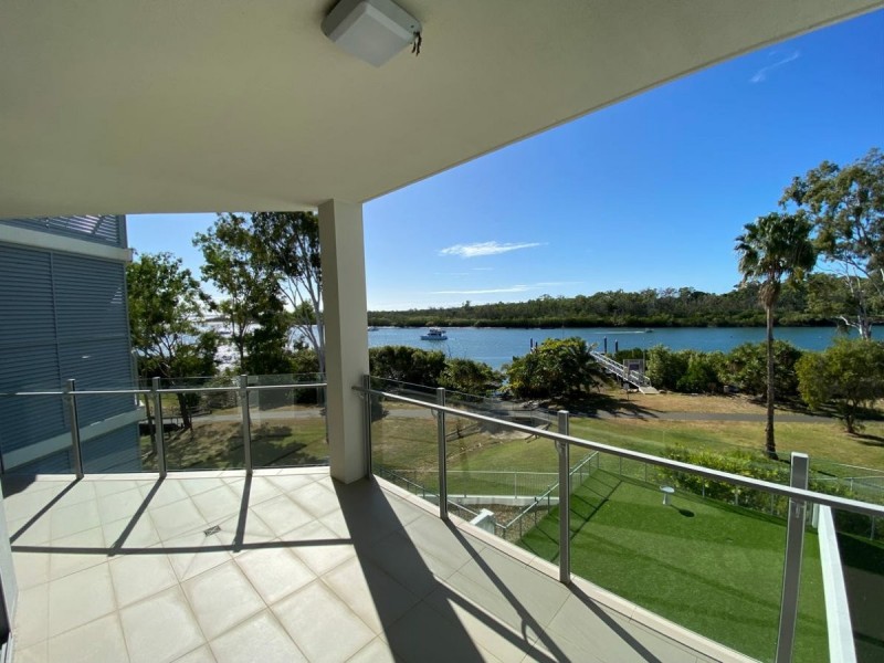 302/10 Wyndham Ave, Boyne Island QLD 4680