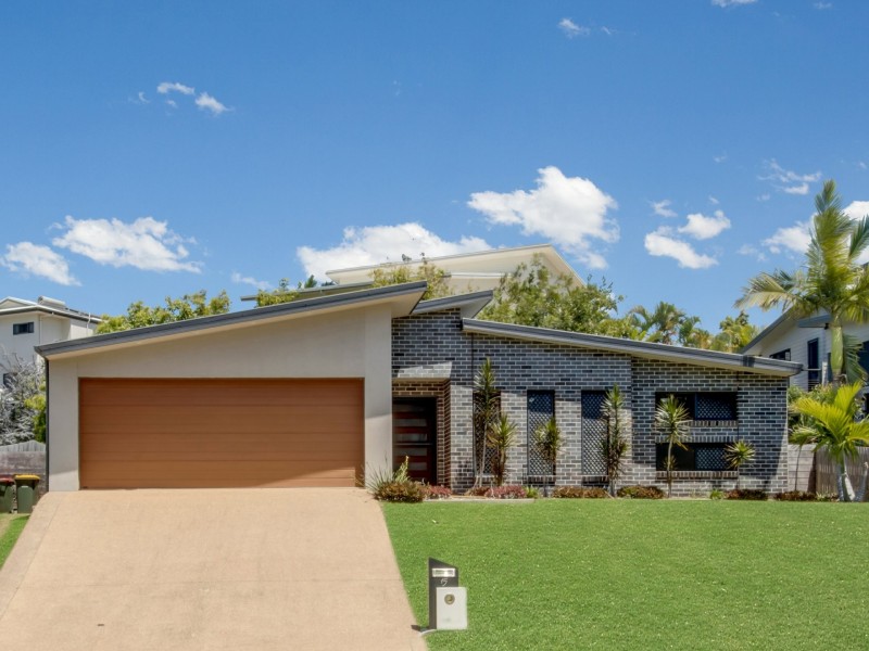 15 Lighthouse Drive, Boyne Island QLD 4680