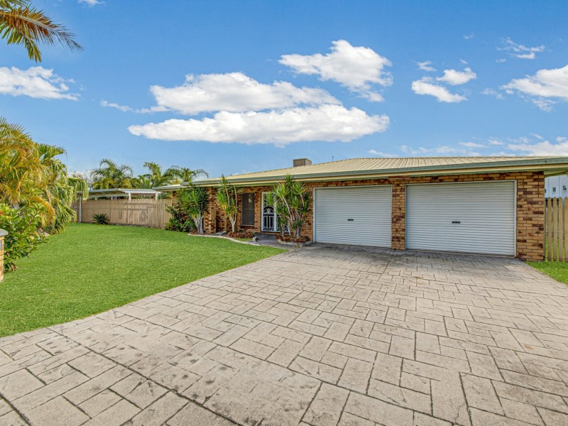 1 Palm Court, Clinton QLD 4680