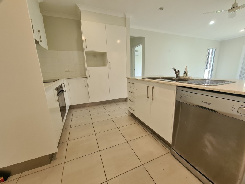 8 Corimba Parade, Boyne Island QLD 4680