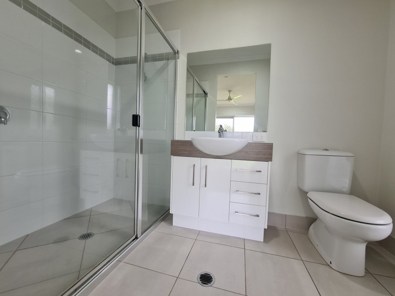 8 Corimba Parade, Boyne Island QLD 4680