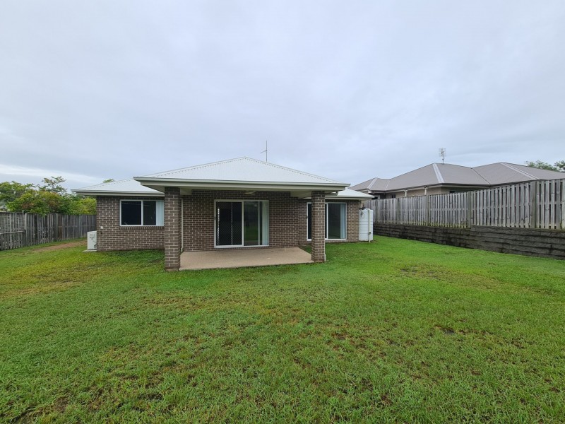 8 Corimba Parade, Boyne Island QLD 4680