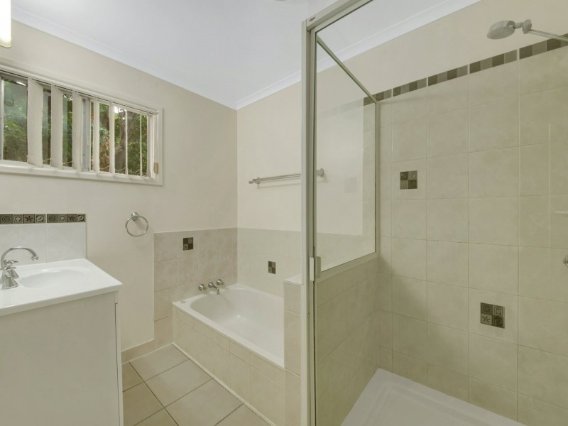 24 Crest Avenue, Boyne Island QLD 4680