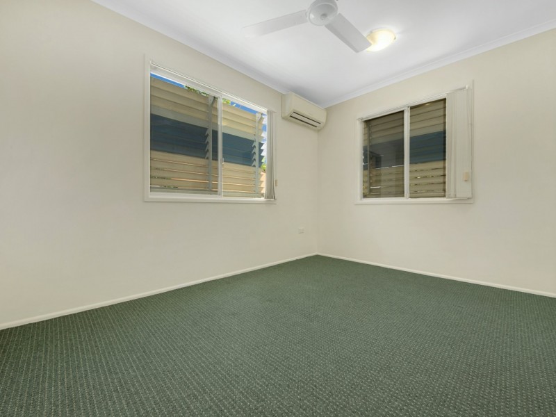 24 Crest Avenue, Boyne Island QLD 4680