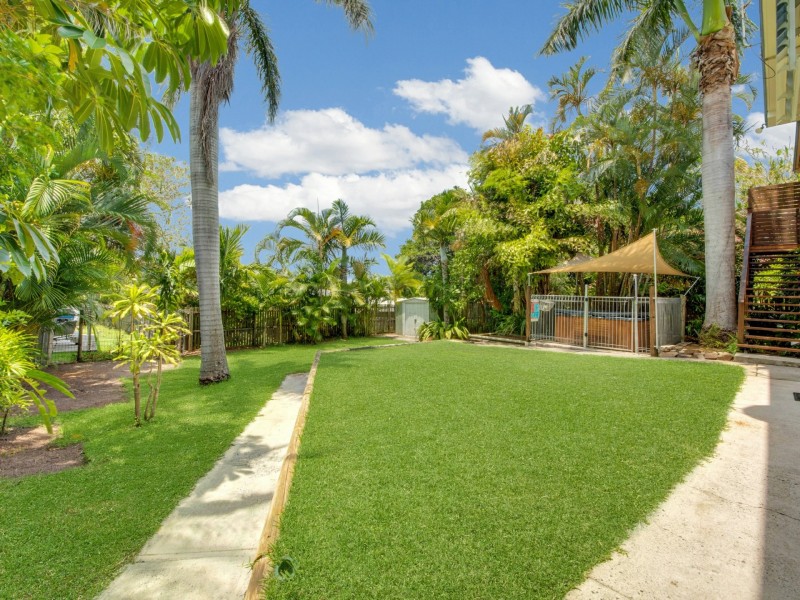 24 Crest Avenue, Boyne Island QLD 4680