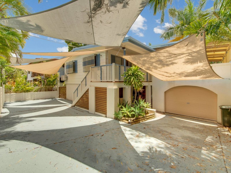 24 Crest Avenue, Boyne Island QLD 4680