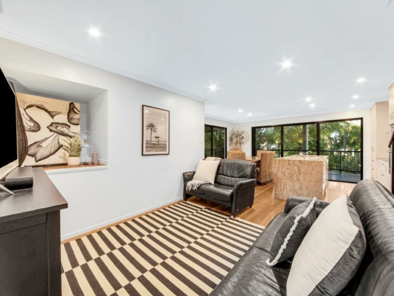 6 Wyndham Avenue, Boyne Island QLD 4680