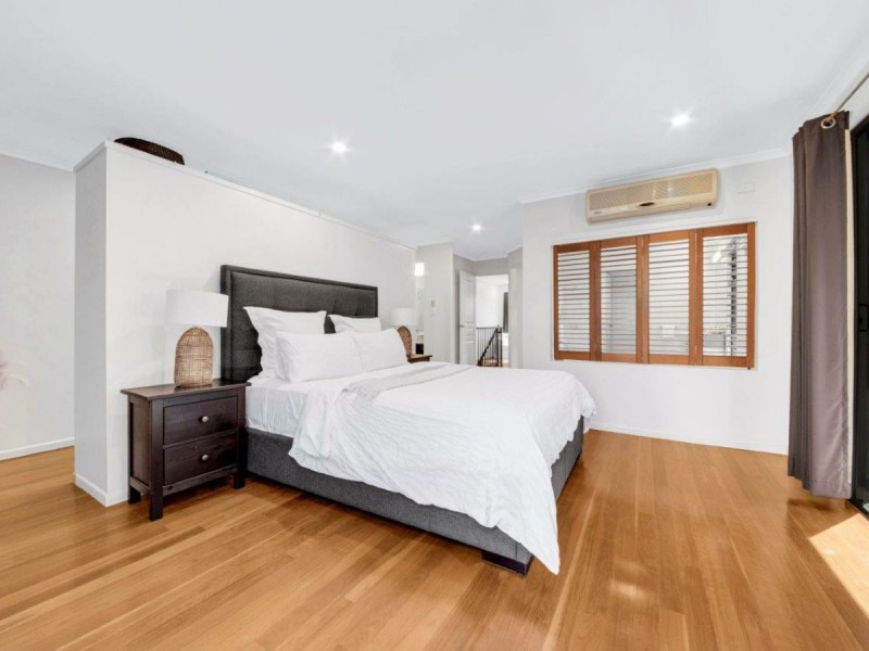 6 Wyndham Avenue, Boyne Island QLD 4680