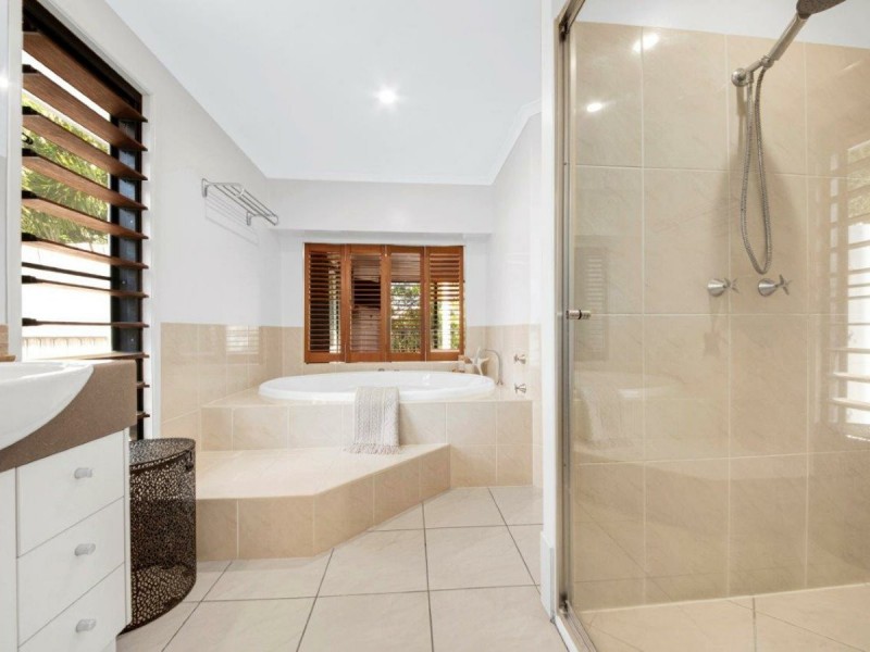 6 Wyndham Avenue, Boyne Island QLD 4680