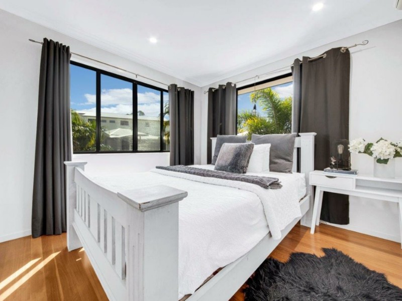 6 Wyndham Avenue, Boyne Island QLD 4680