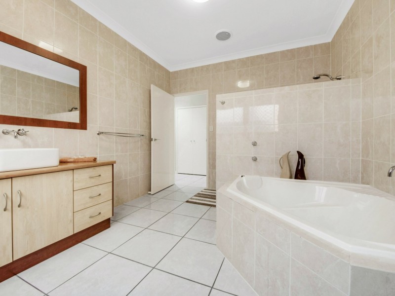 5 Mallard Court, South Gladstone QLD 4680