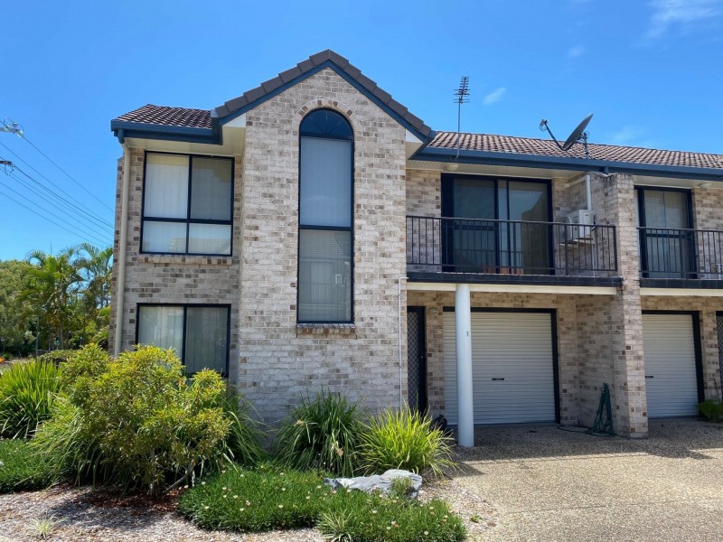 Unit 1/2 Hampton Drive, Tannum Sands QLD 4680