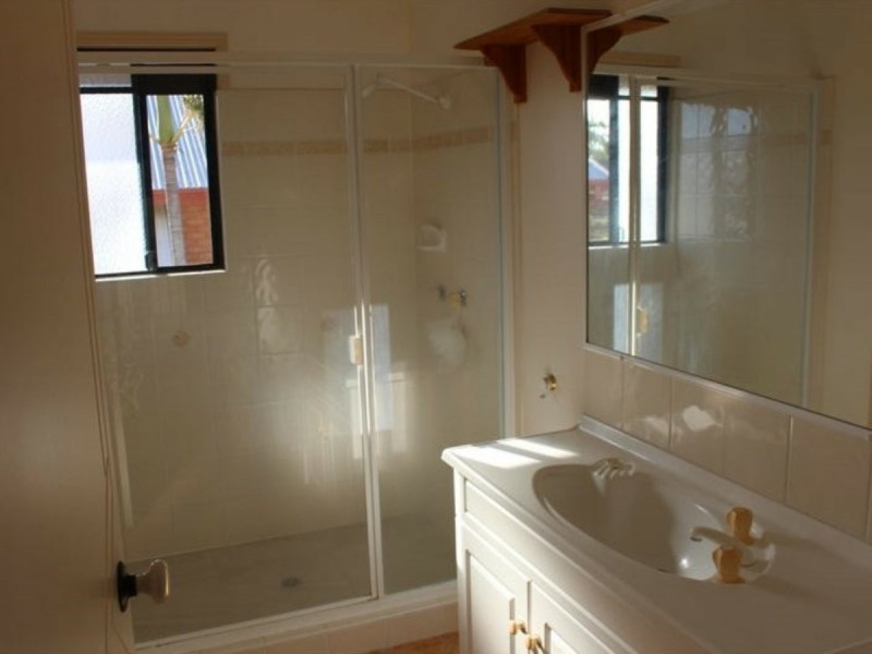 Unit 1/2 Hampton Drive, Tannum Sands QLD 4680