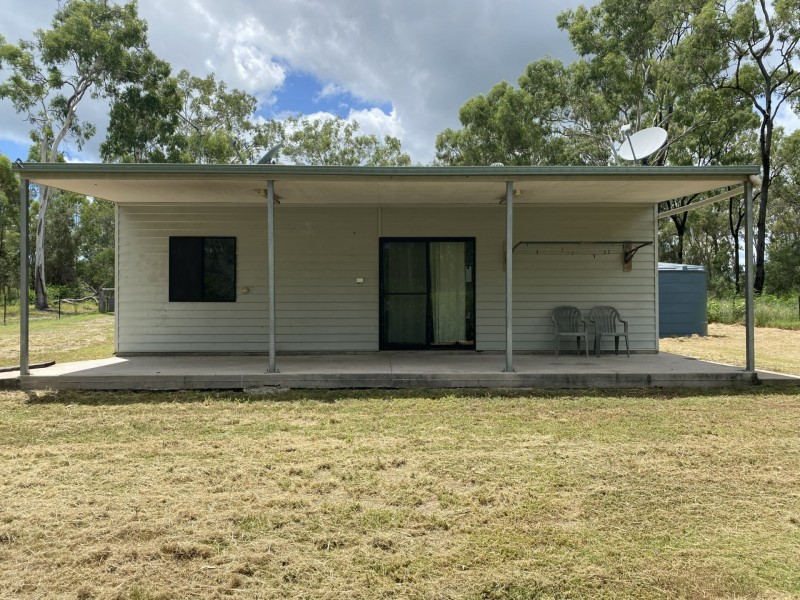 180 Rodds Bay Rd, Iveragh QLD 4680