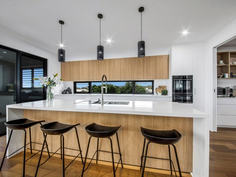 34 Booth Avenue, Tannum Sands QLD 4680