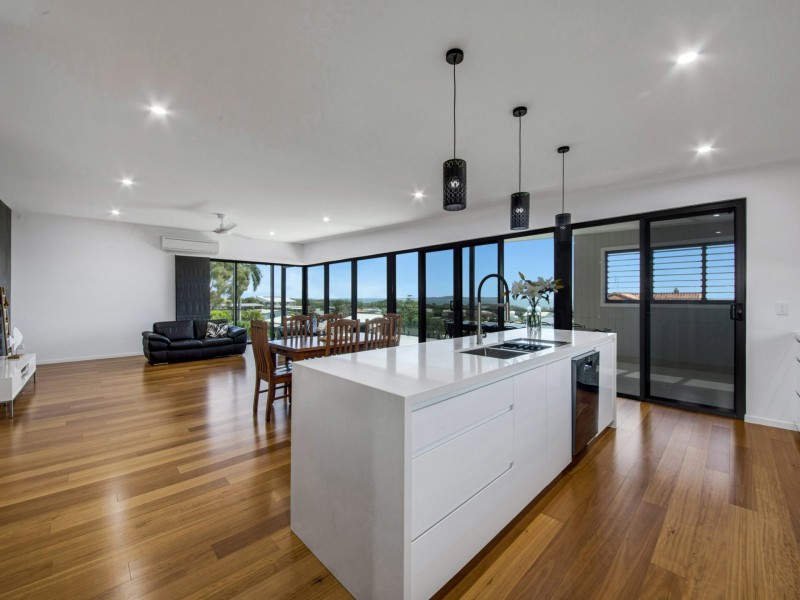 34 Booth Avenue, Tannum Sands QLD 4680