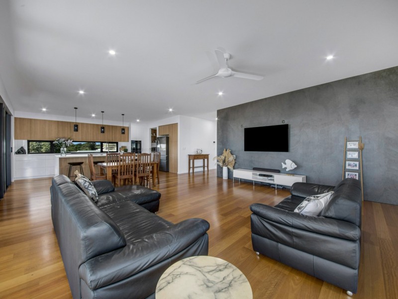 34 Booth Avenue, Tannum Sands QLD 4680