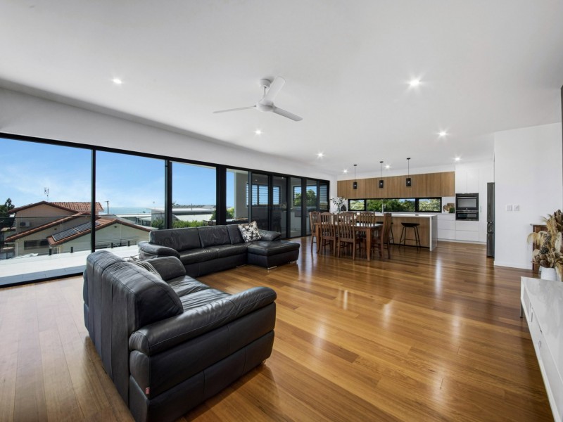 34 Booth Avenue, Tannum Sands QLD 4680