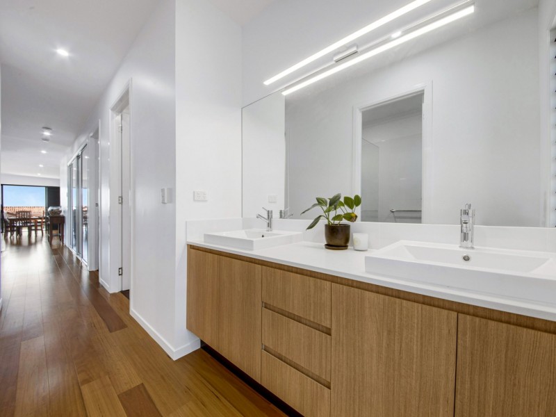 34 Booth Avenue, Tannum Sands QLD 4680