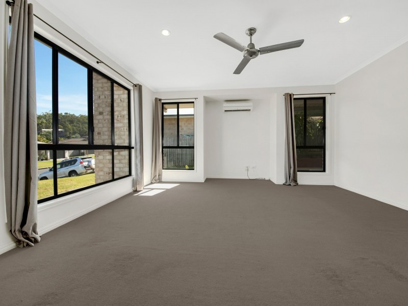12 Stella Street, Boyne Island QLD 4680
