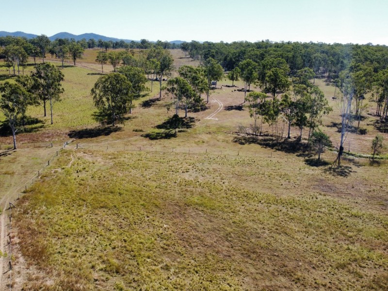 258 Donaldsons Road, Foreshores QLD 4678