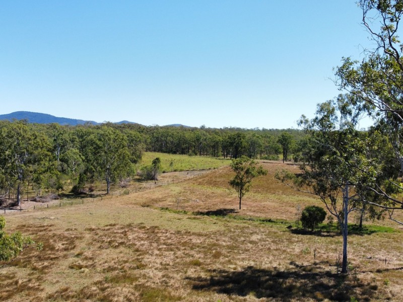 258 Donaldsons Road, Foreshores QLD 4678