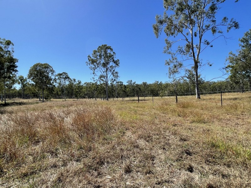 258 Donaldsons Road, Foreshores QLD 4678