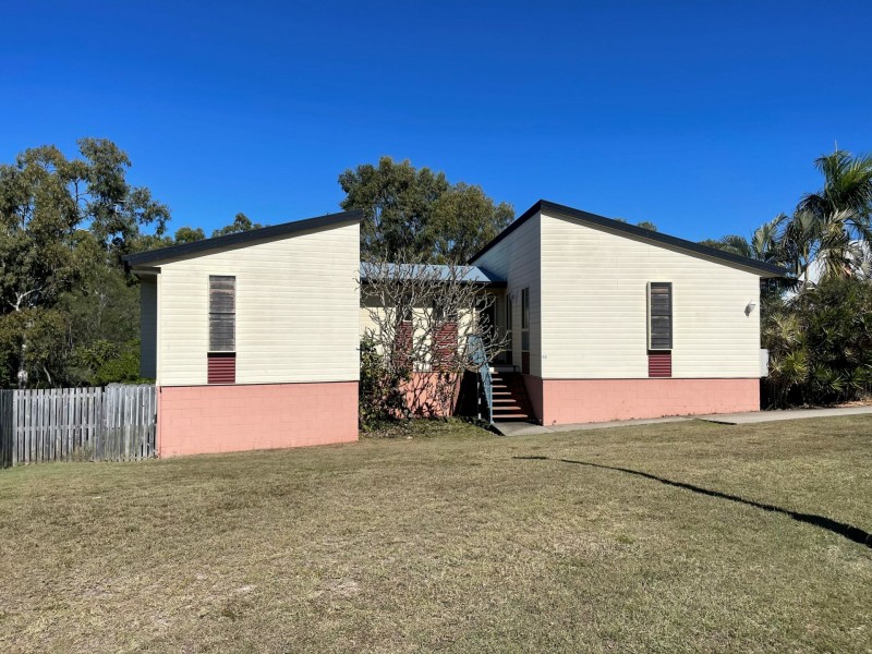 32 PRYDE STREET, Tannum Sands QLD 4680