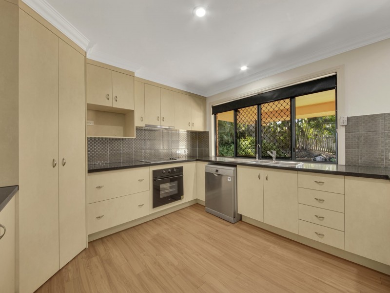 11 Pryde Street, Tannum Sands QLD 4680
