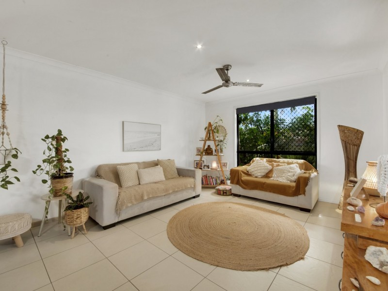 27 Lighthouse Drive, Boyne Island QLD 4680