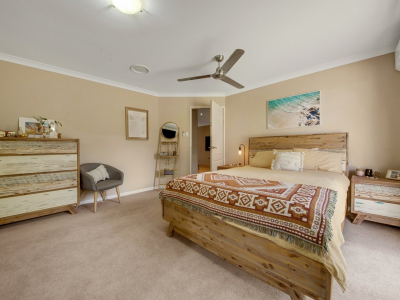 27 Lighthouse Drive, Boyne Island QLD 4680