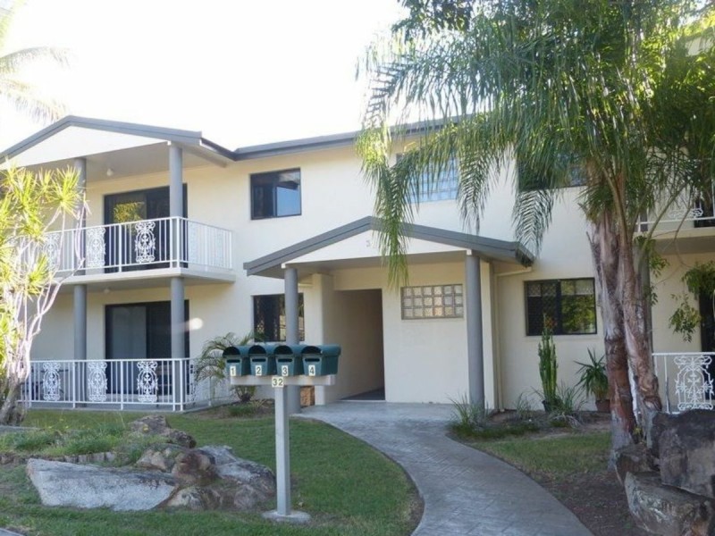 2/32 Beach Avenue, Tannum Sands QLD 4680