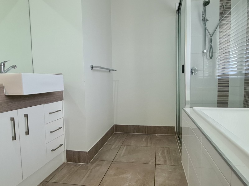 35 Koolivoo Parade, Boyne Island QLD 4680