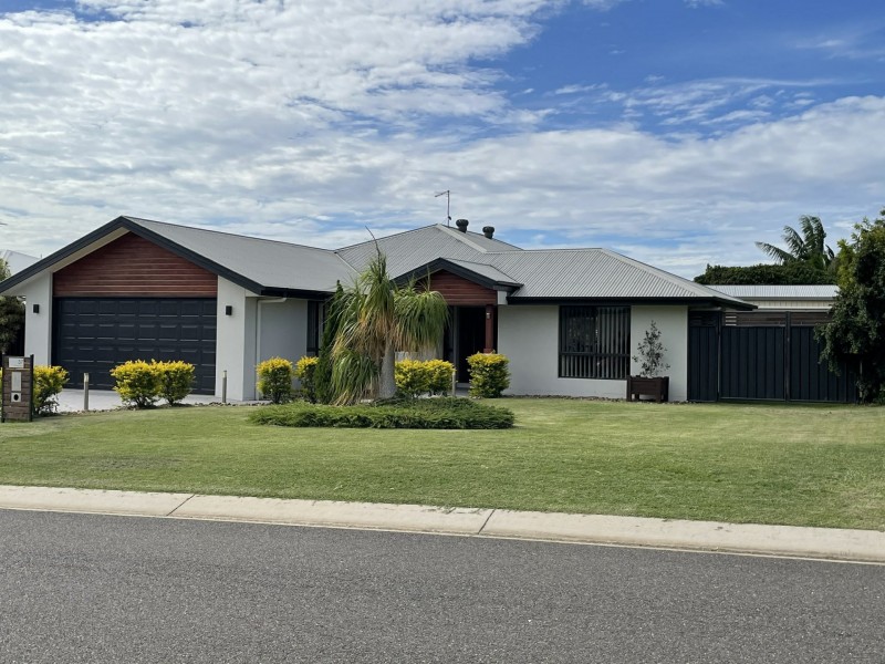 37 Golf View Drive, Boyne Island QLD 4680
