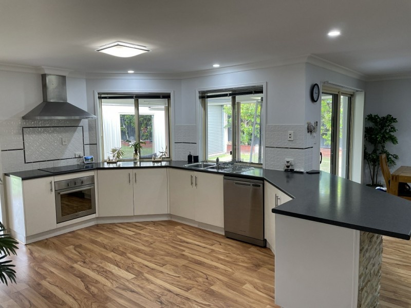 37 Golf View Drive, Boyne Island QLD 4680
