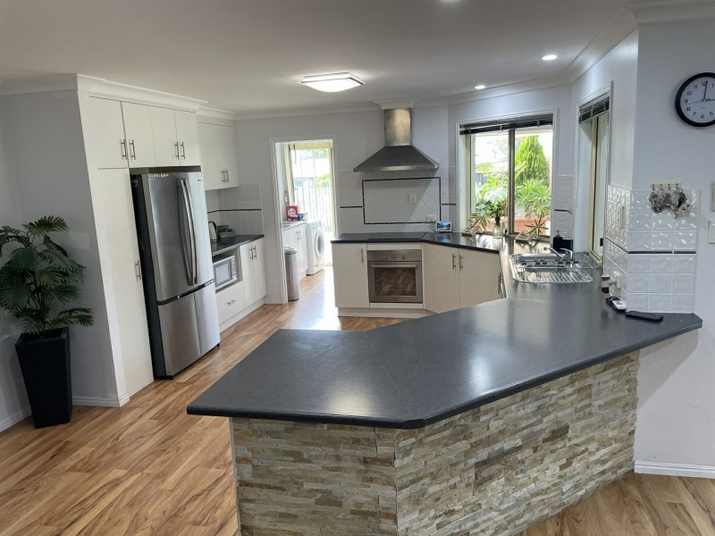 37 Golf View Drive, Boyne Island QLD 4680