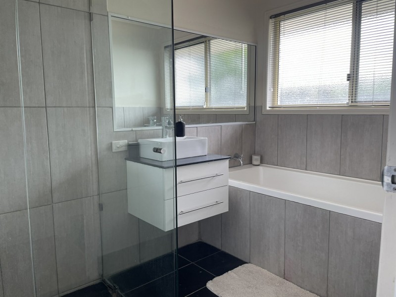 37 Golf View Drive, Boyne Island QLD 4680