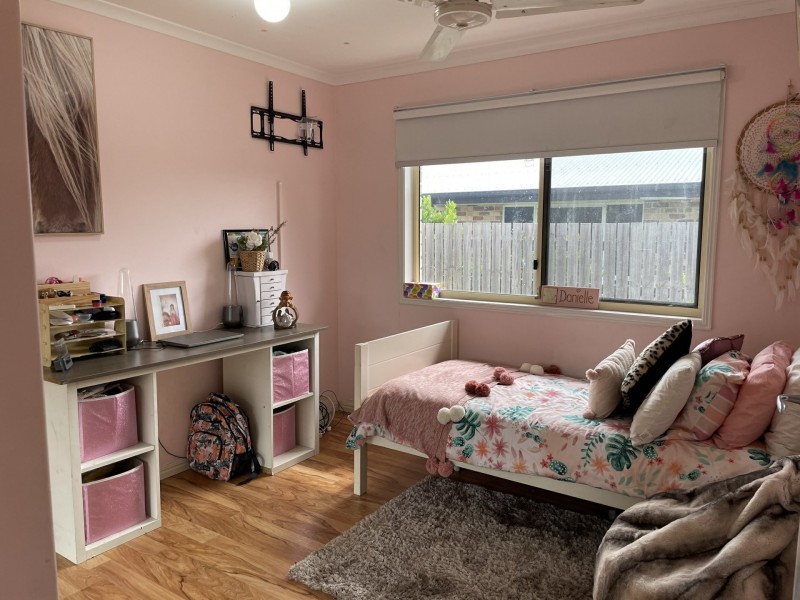 37 Golf View Drive, Boyne Island QLD 4680
