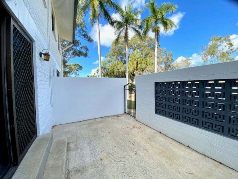 Unit 4/4 Wyndham Ave, Boyne Island QLD 4680