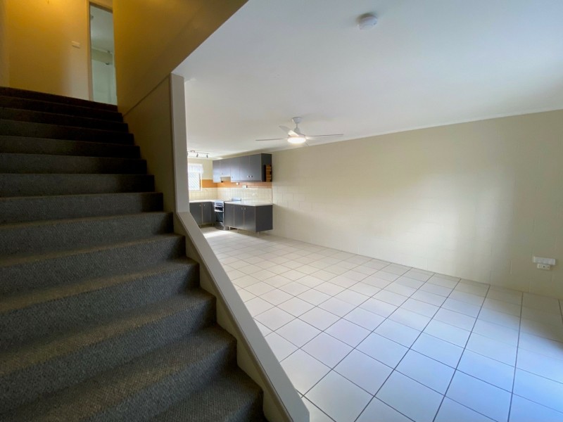 Unit 4/4 Wyndham Ave, Boyne Island QLD 4680