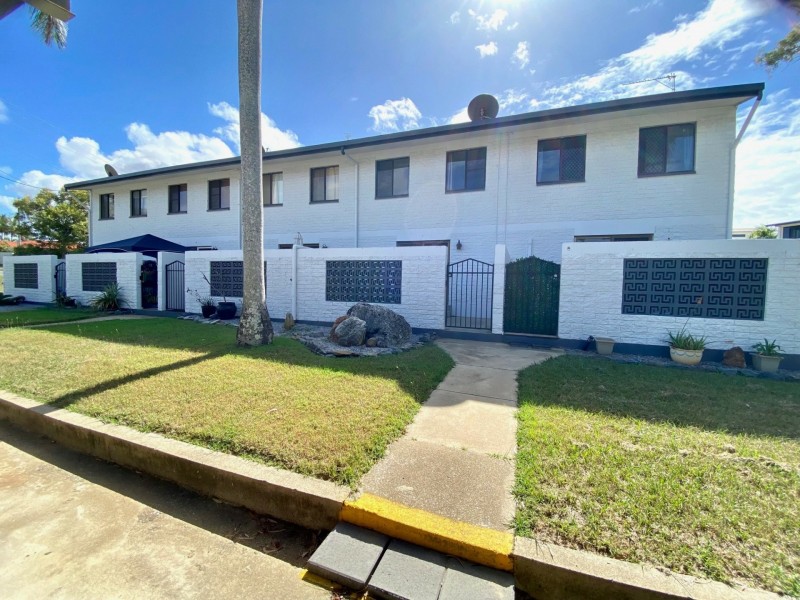 Unit 4/4 Wyndham Ave, Boyne Island QLD 4680