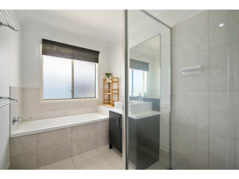 17 Stockman Dr, Benaraby QLD 4680