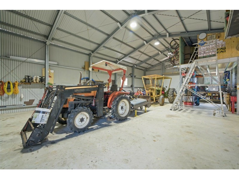 17 Stockman Dr, Benaraby QLD 4680