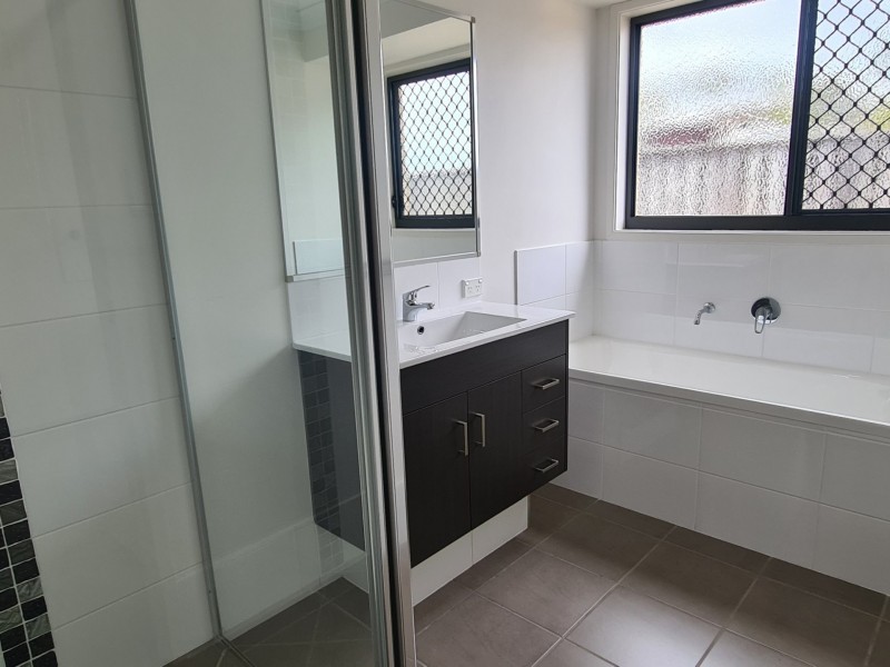 13 Jardine Crescent, Boyne Island QLD 4680